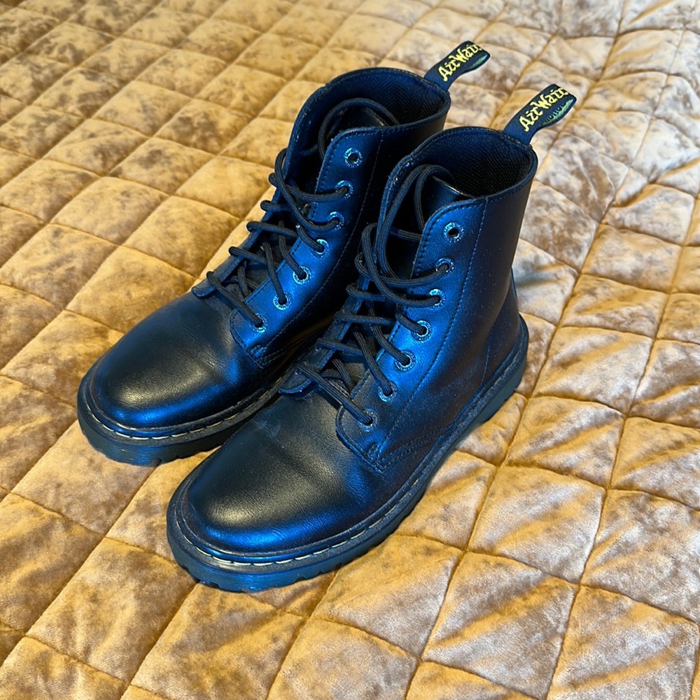 🏖️Rarely worn black doc martens